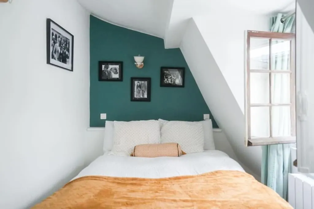 Exquisite Apartment In Paris 3Rd