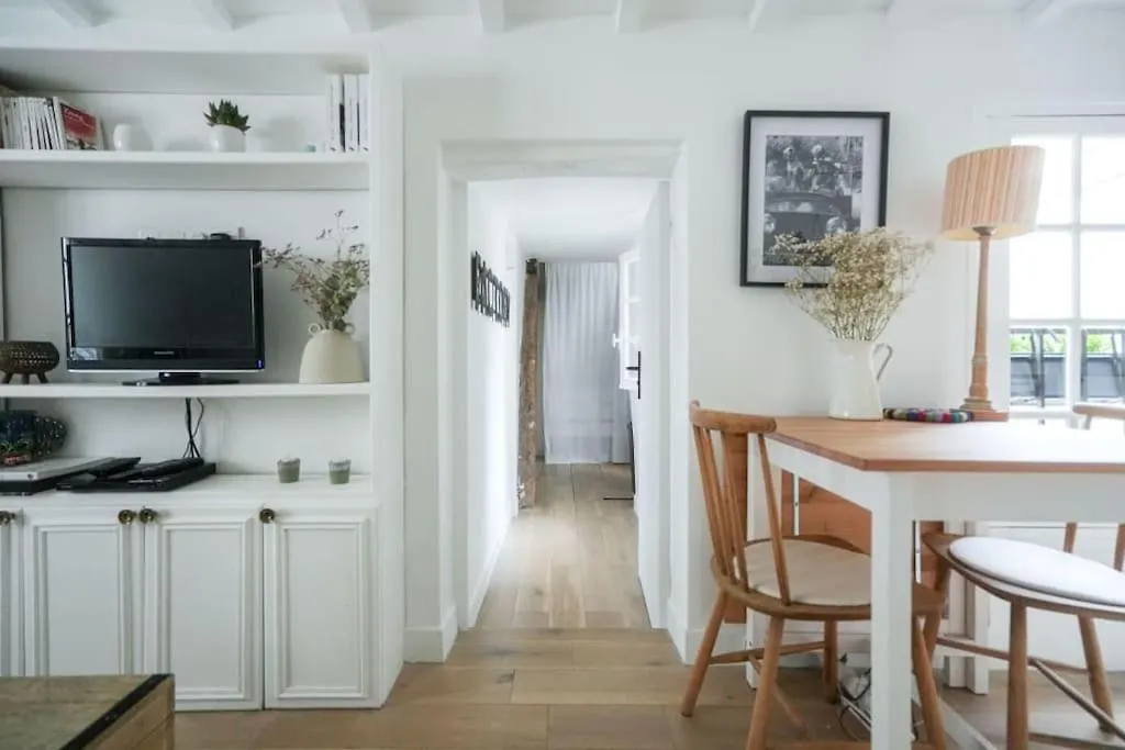 Exquisite Apartment In Paris 3Rd
