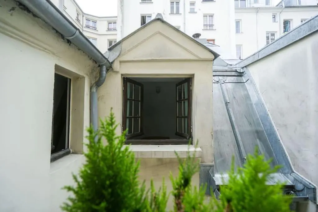 Exquisite Apartment In Paris 3Rd
