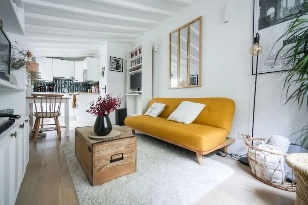 Exquisite Apartment In Paris 3Rd